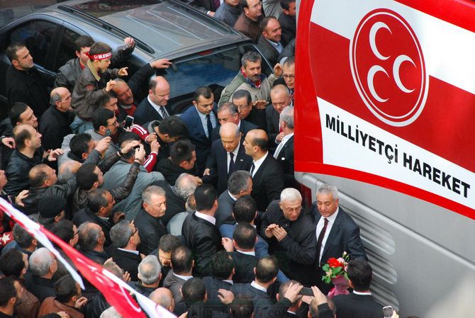 MHP LİDERi DEVLET BAHÇELİ AKHİSARLILAR İLE BULUŞTU